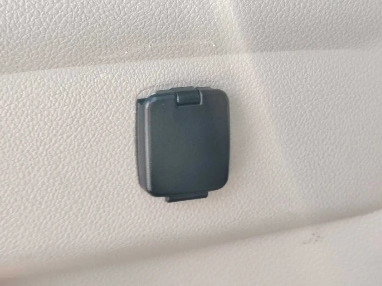 Car image 30