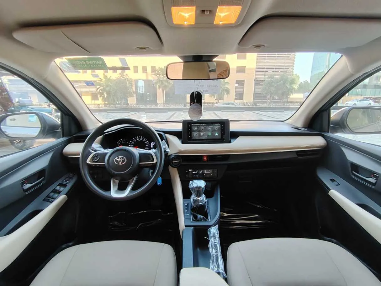 Car image 17