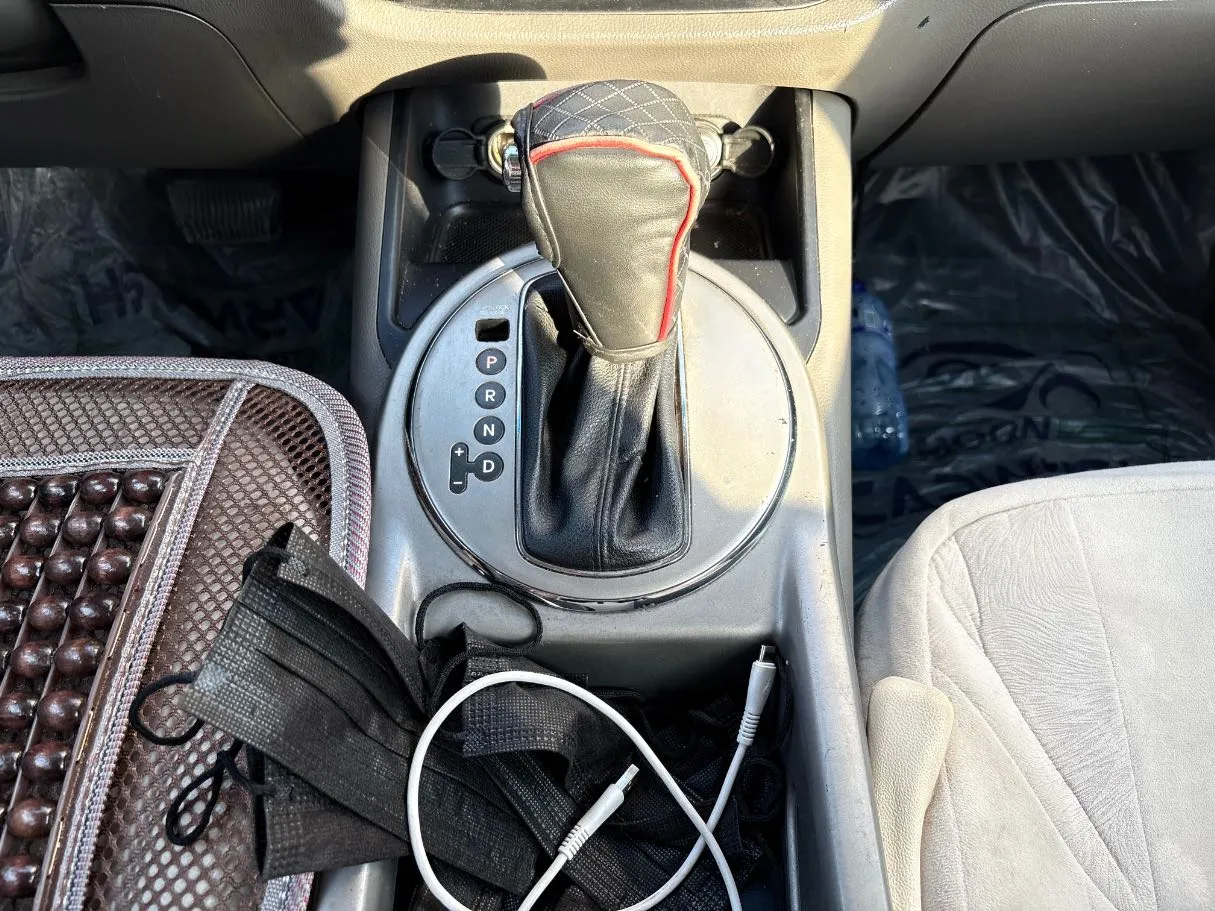 Car image 19