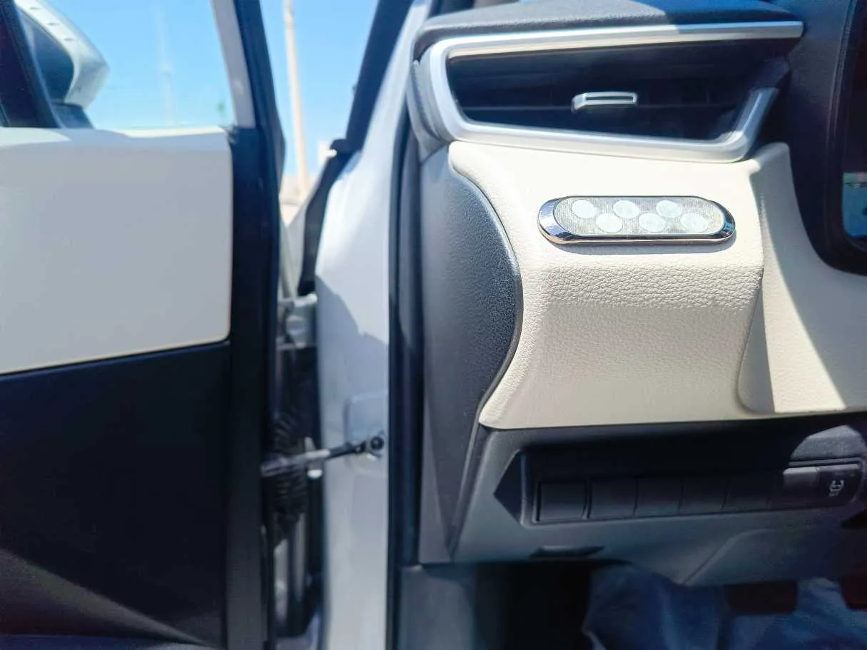 Car image 31