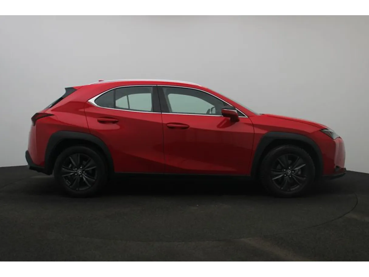 Car image 13