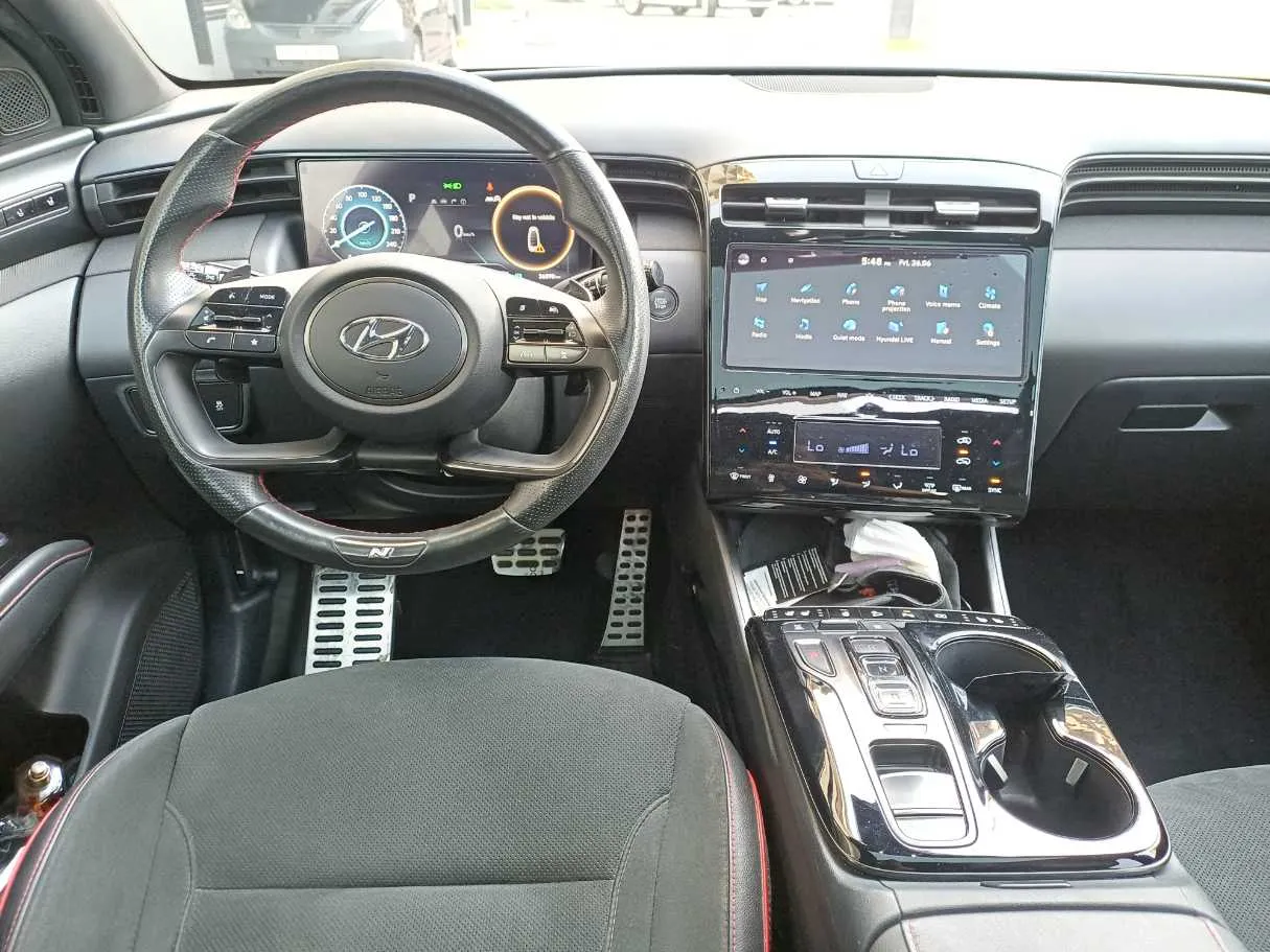 Car image 17