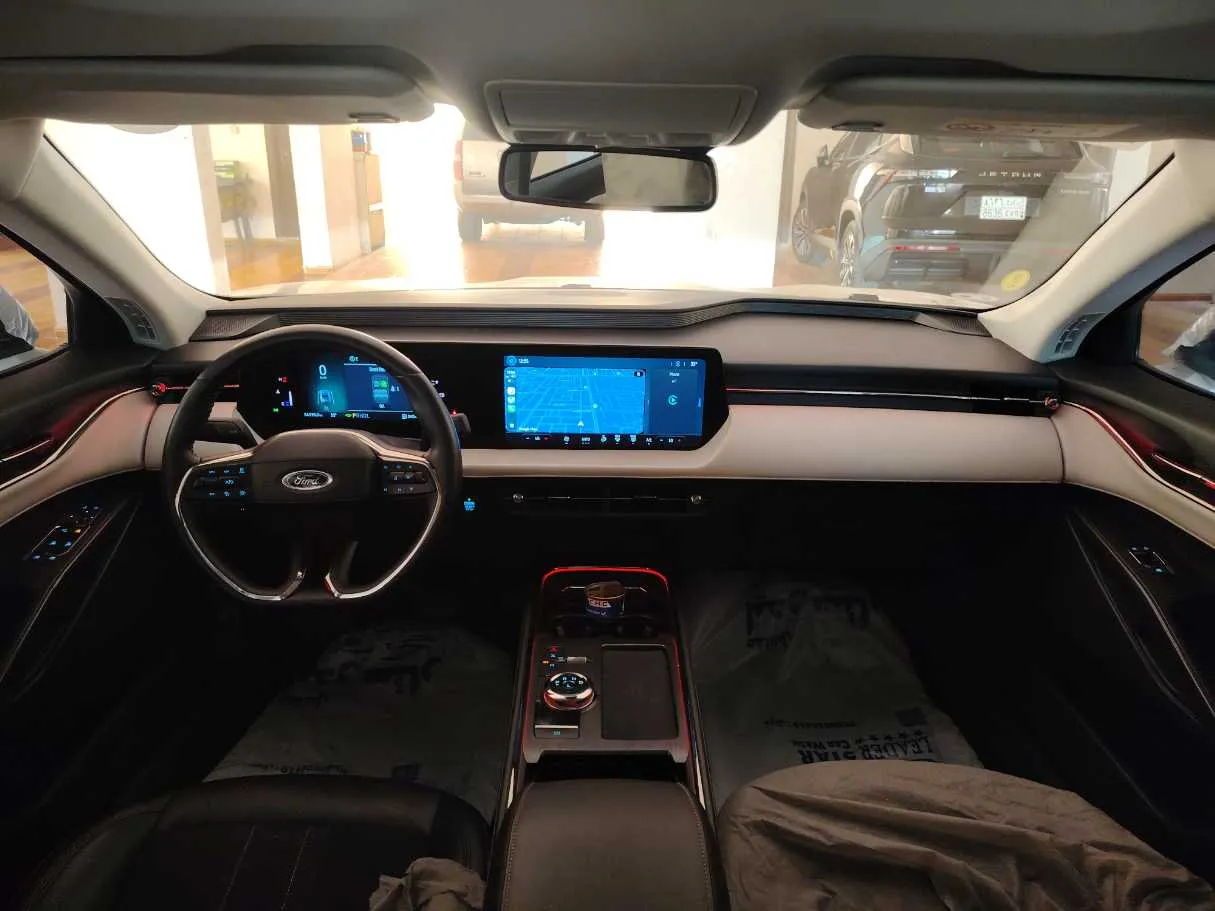 Car image 21