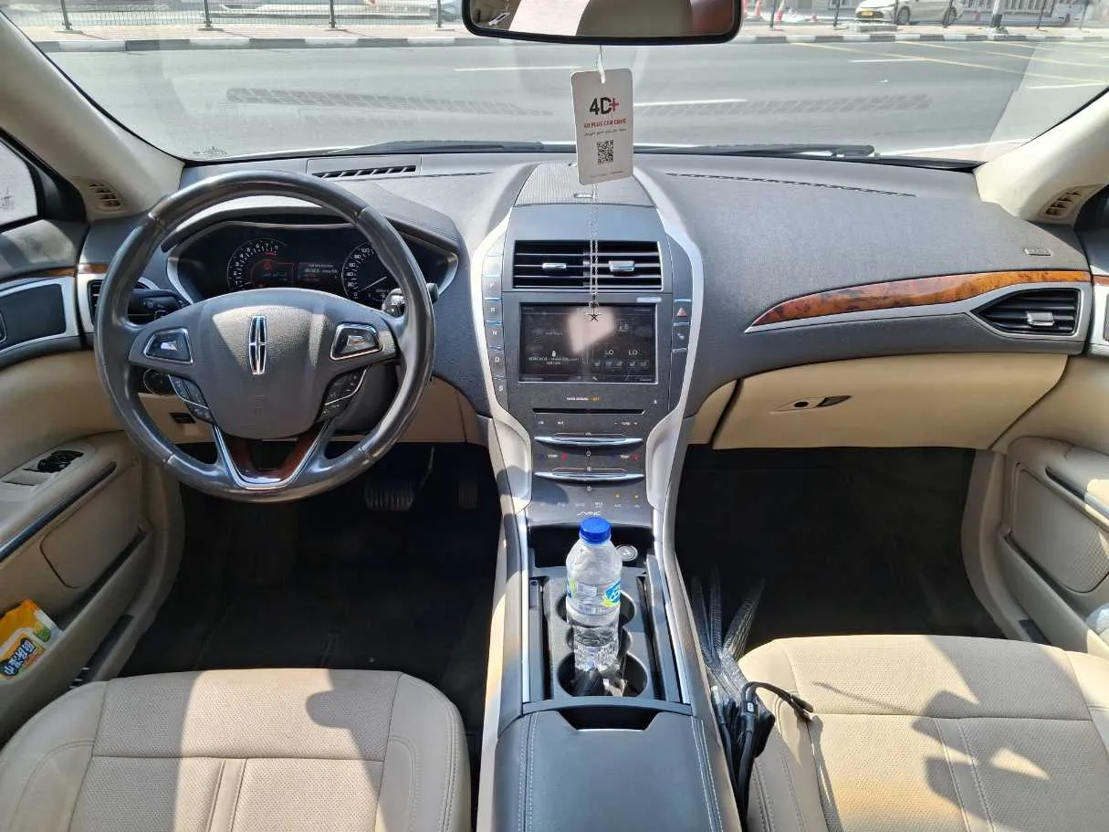 Car image 15