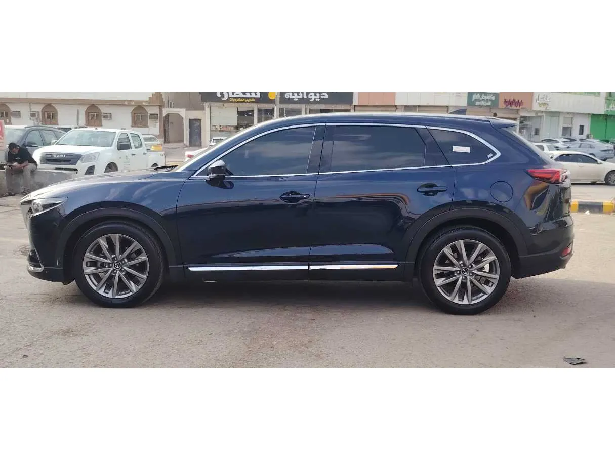 Car image 8