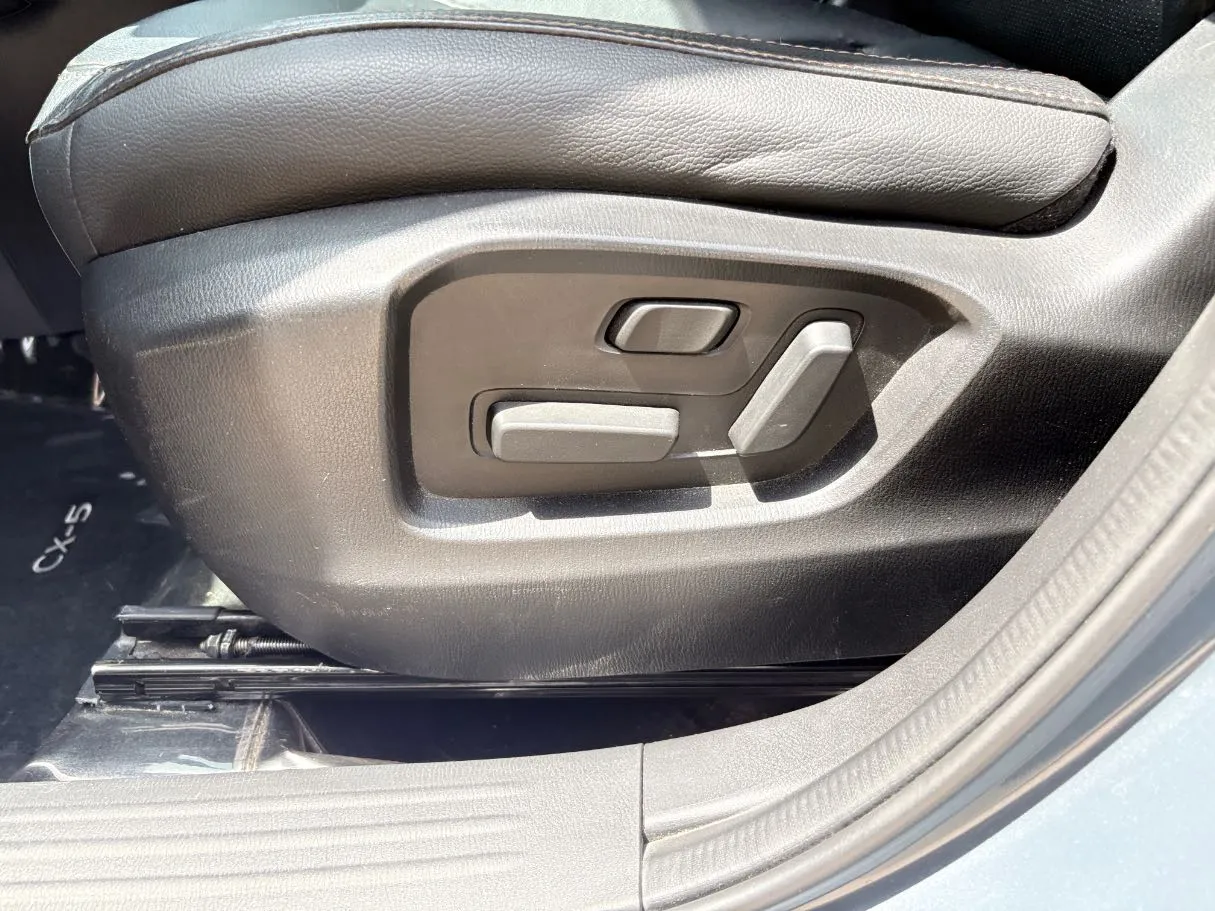 Car image 28
