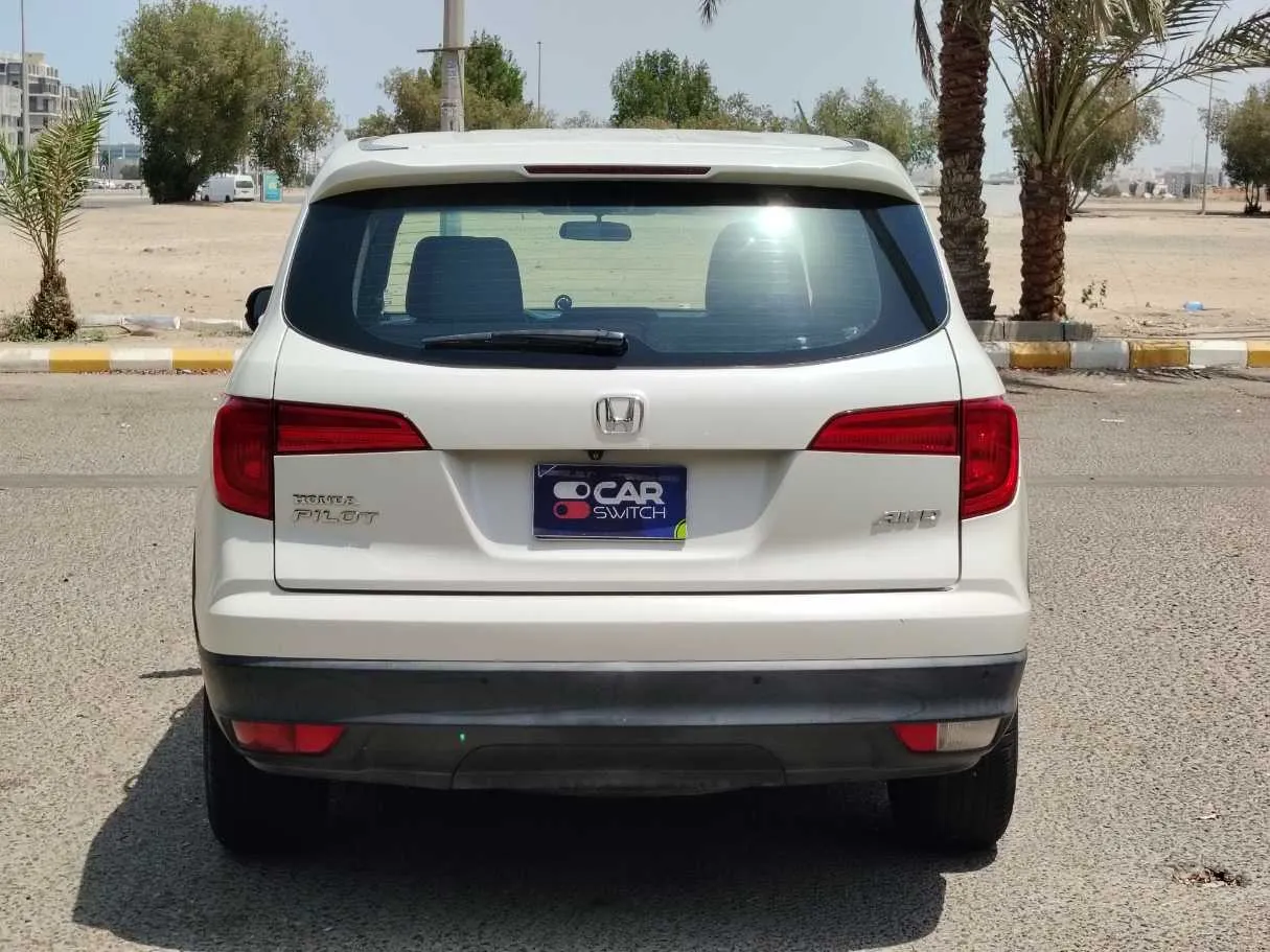 Car image 6