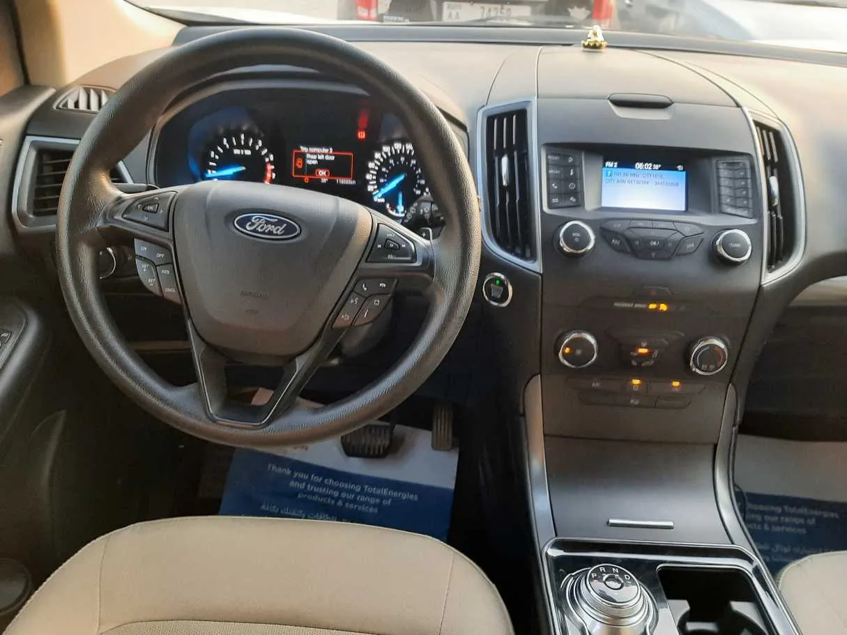 Car image 14