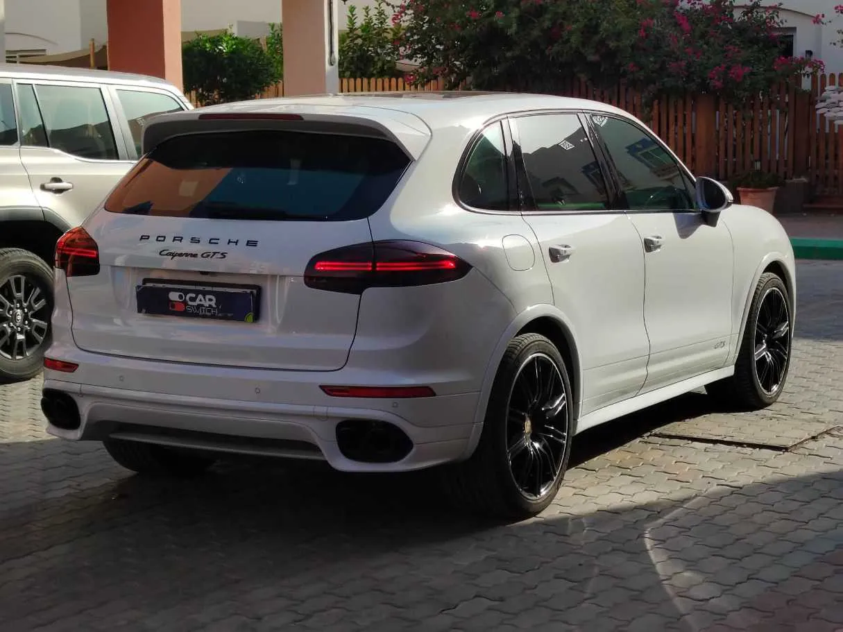 Car image 5