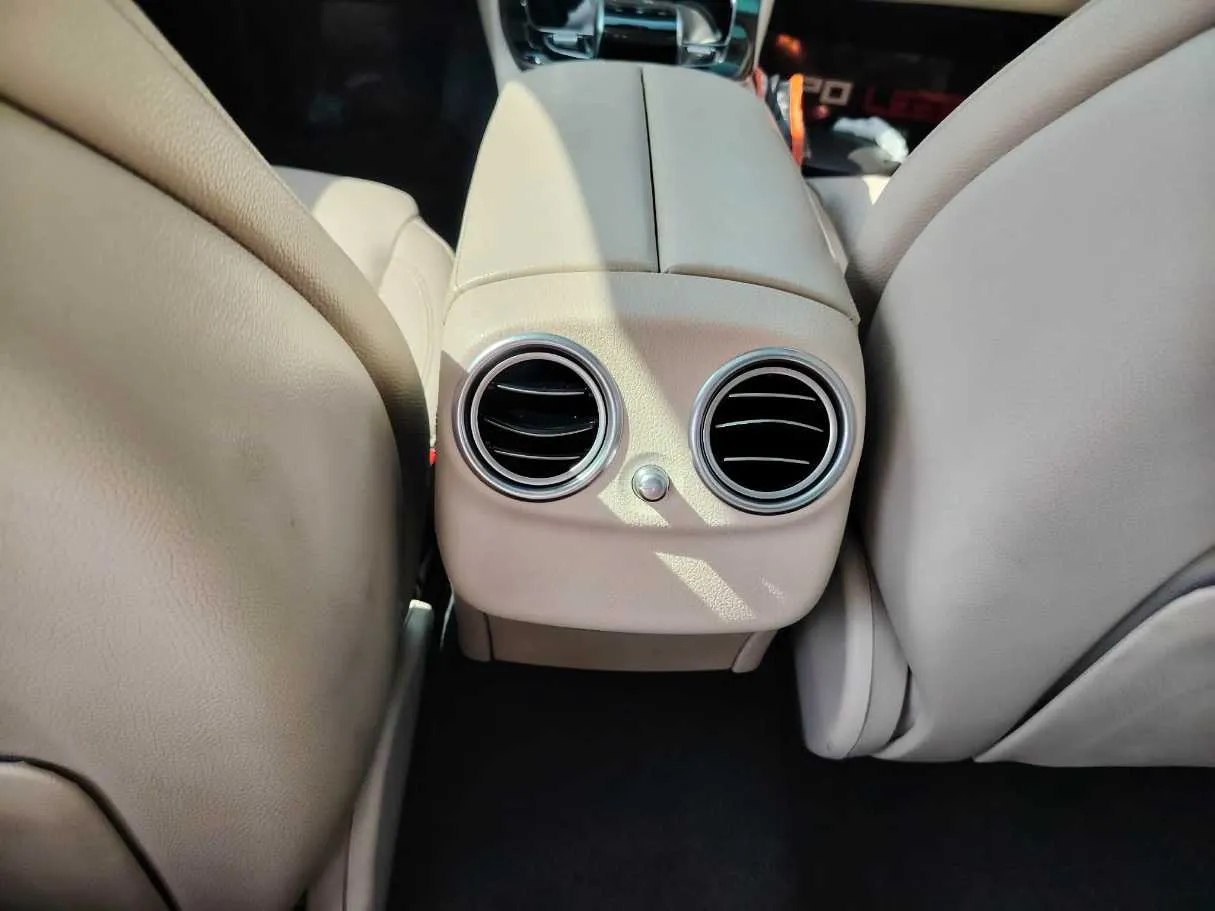 Car image 36