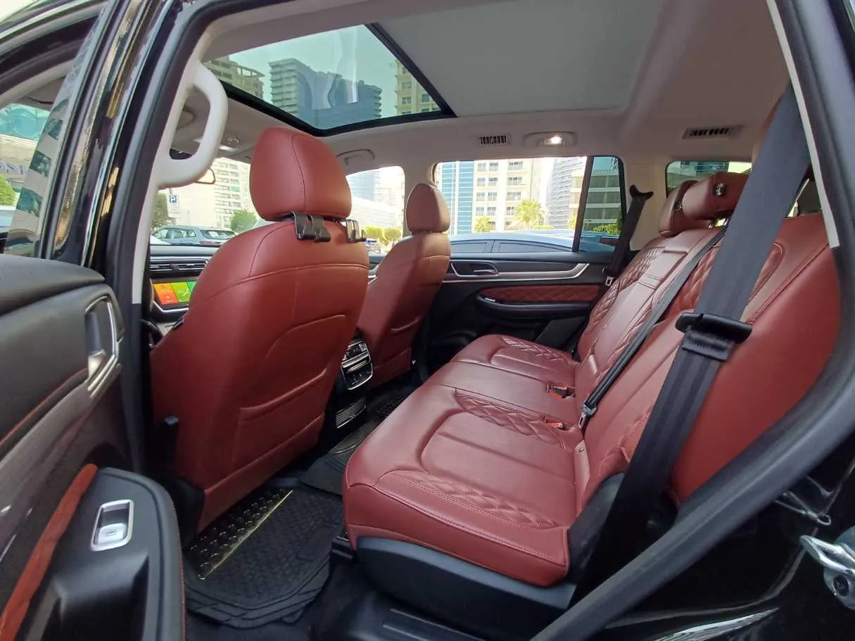 Car image 13