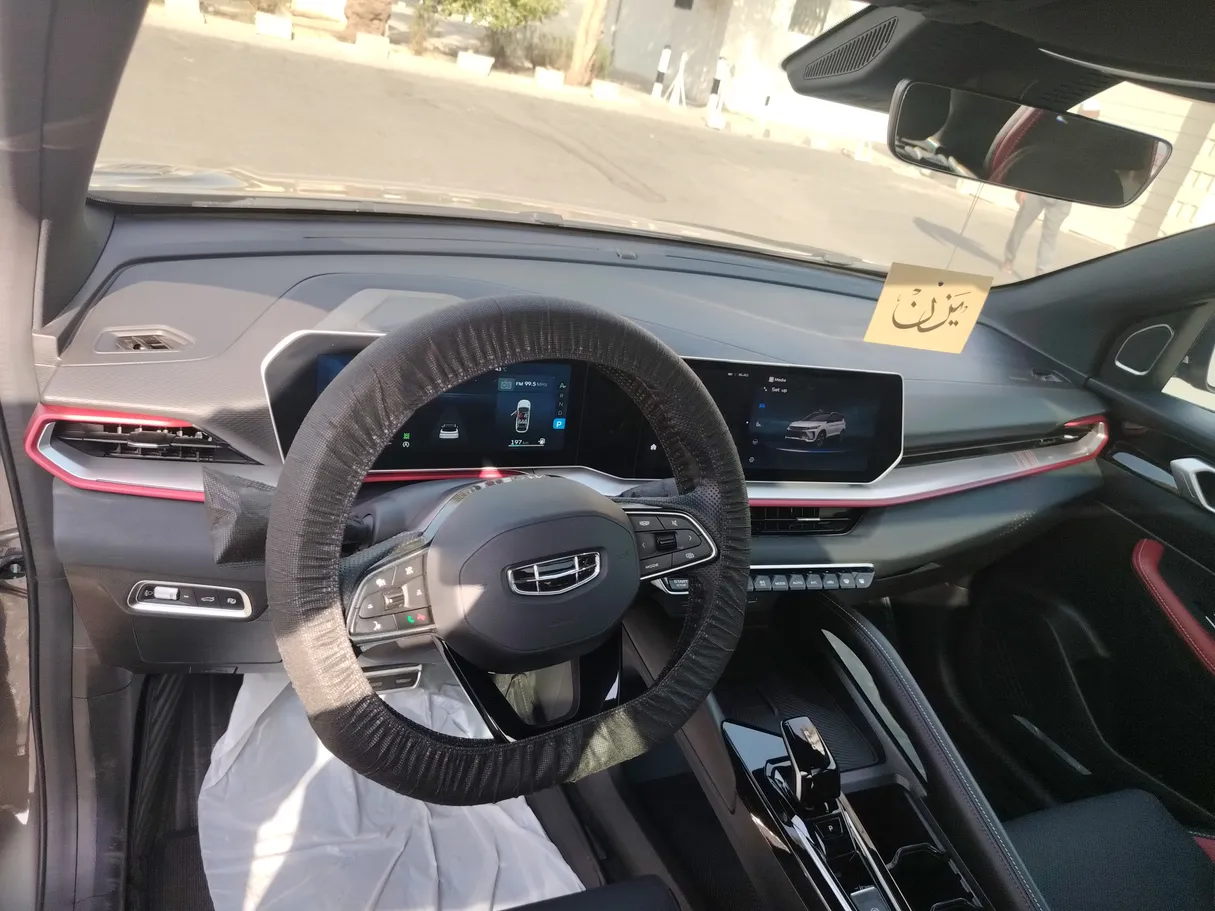 Car image 13