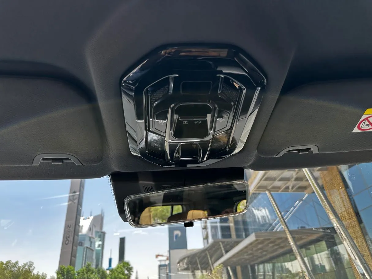 Car image 31