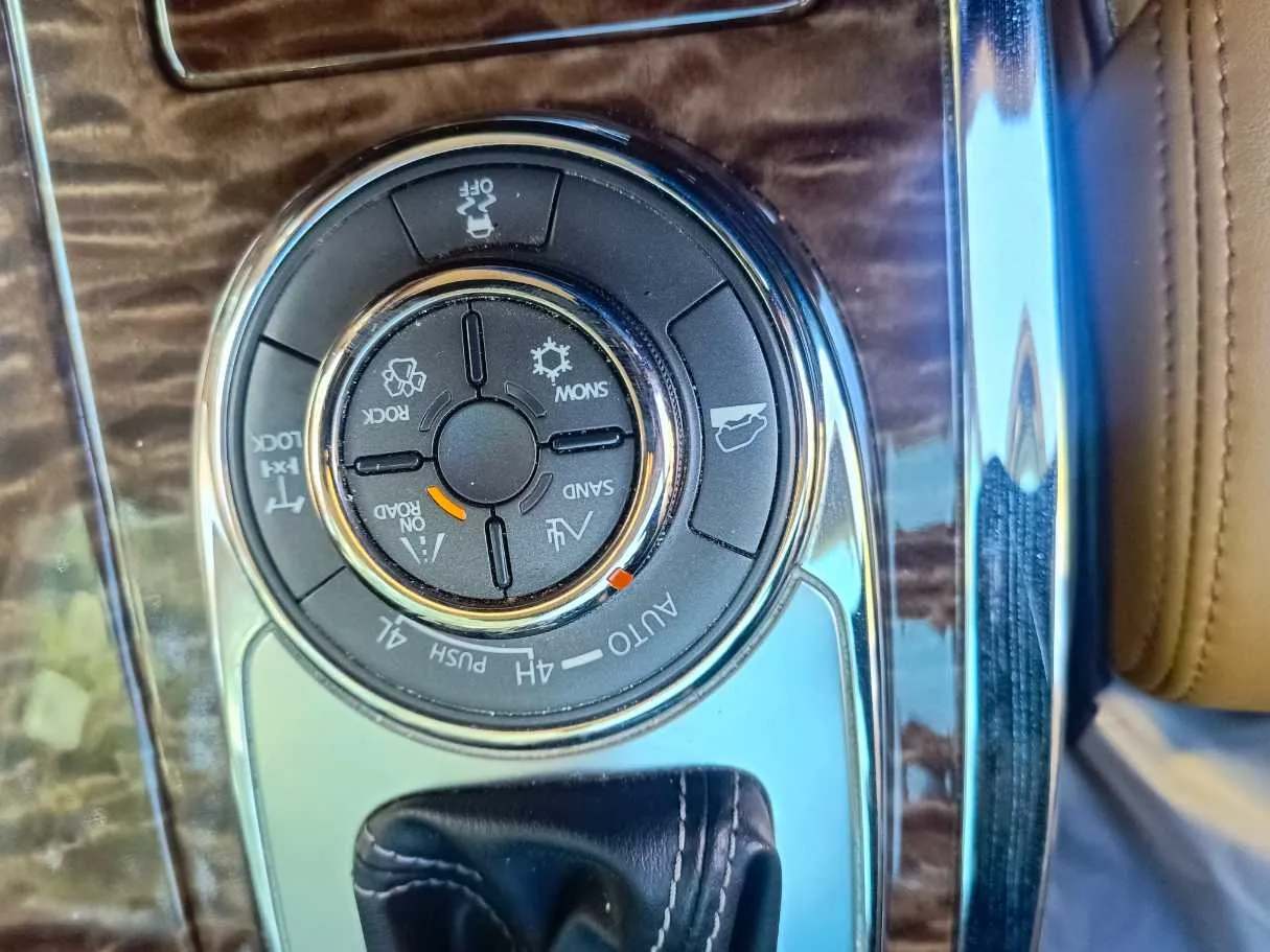 Car image 25