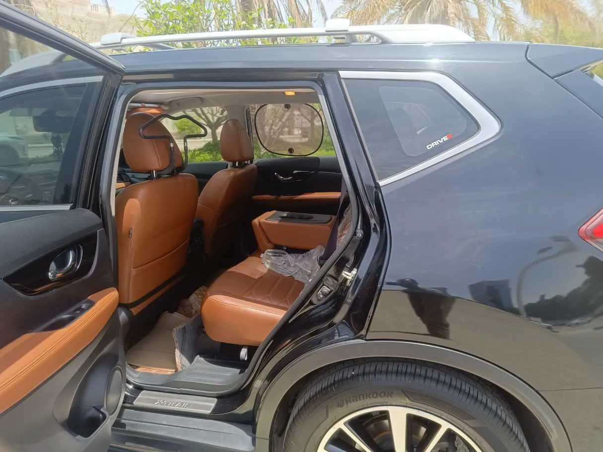 Car image 17
