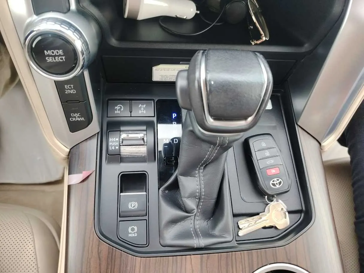 Car image 26