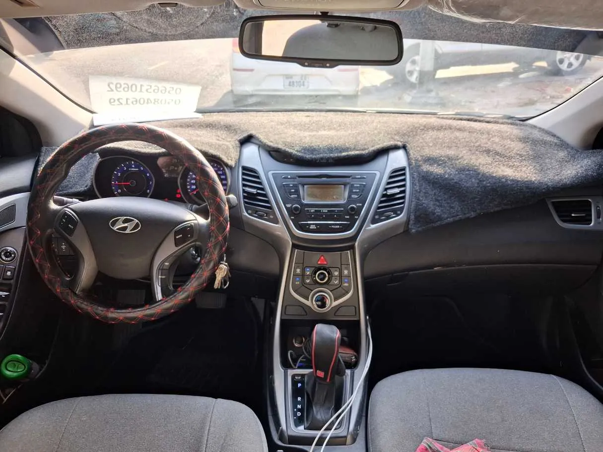 Car image 15