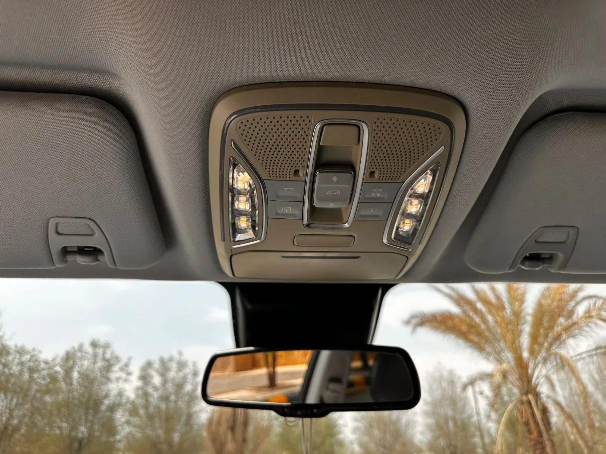 Car image 24