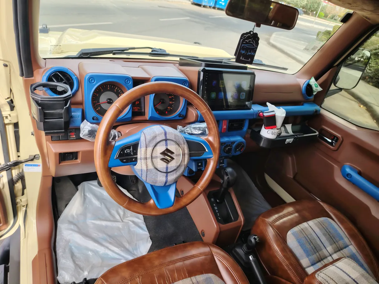 Car image 12
