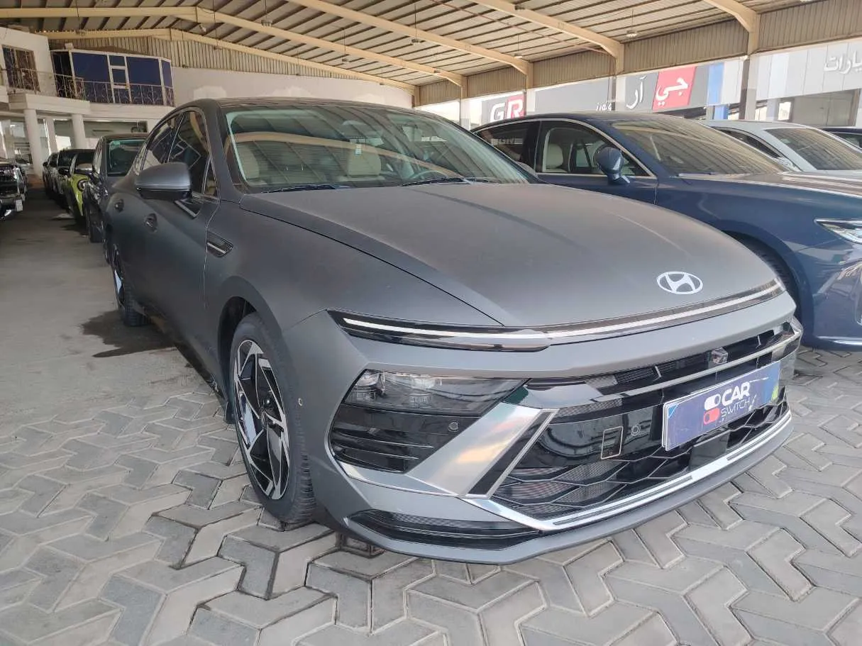 Car image 3