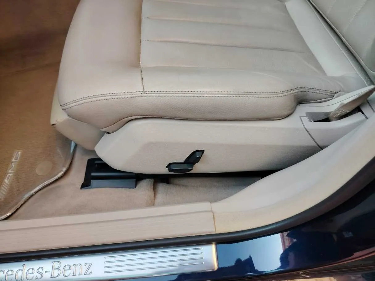 Car image 37