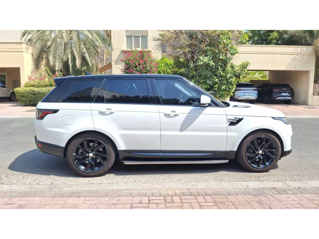 Car image 8