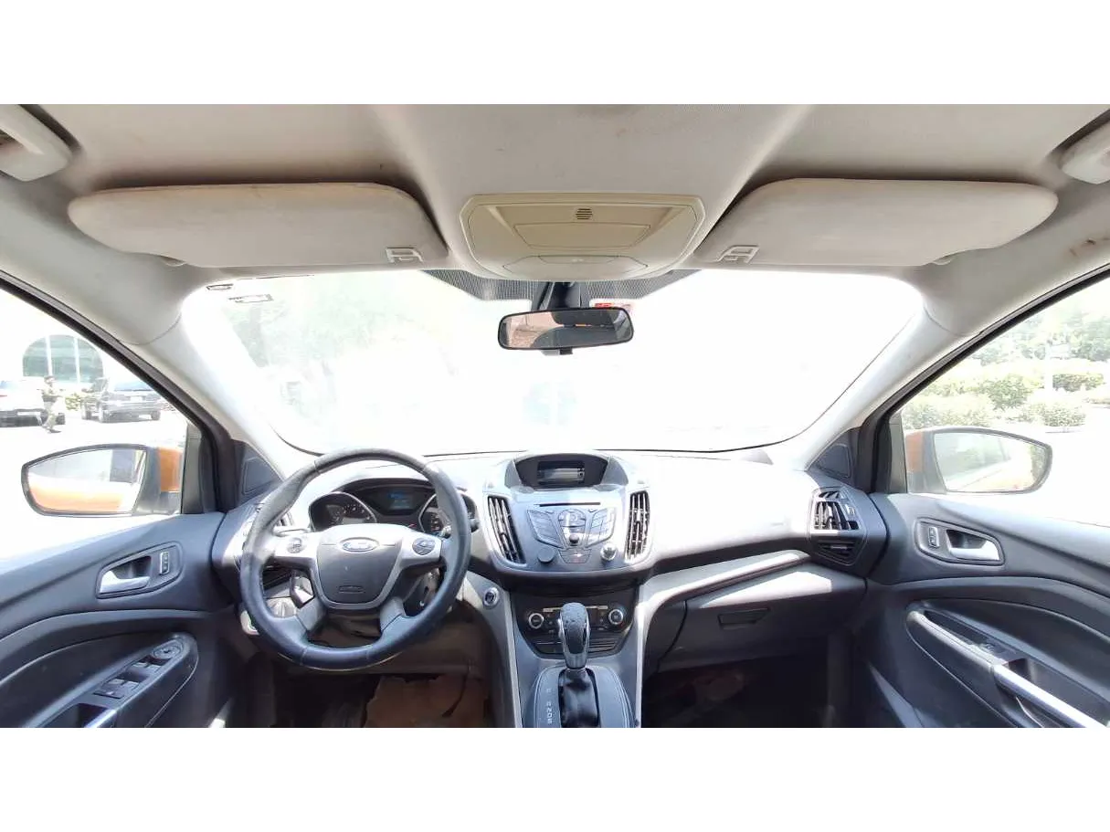 Car image 17