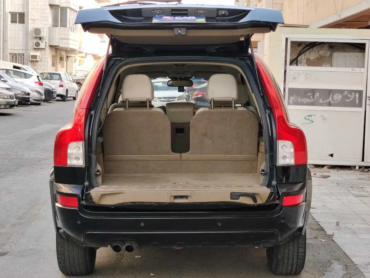 Car image 28