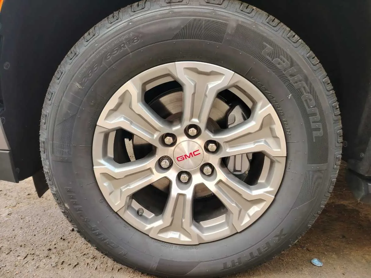 Car image 10