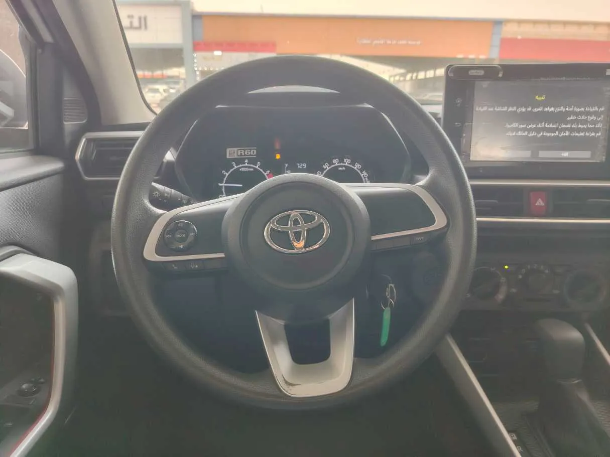 Car image 24