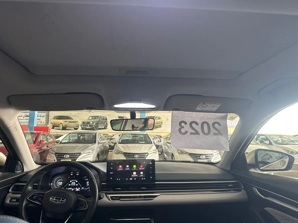 Car image 16