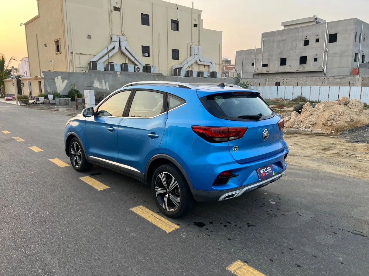 Car image 7