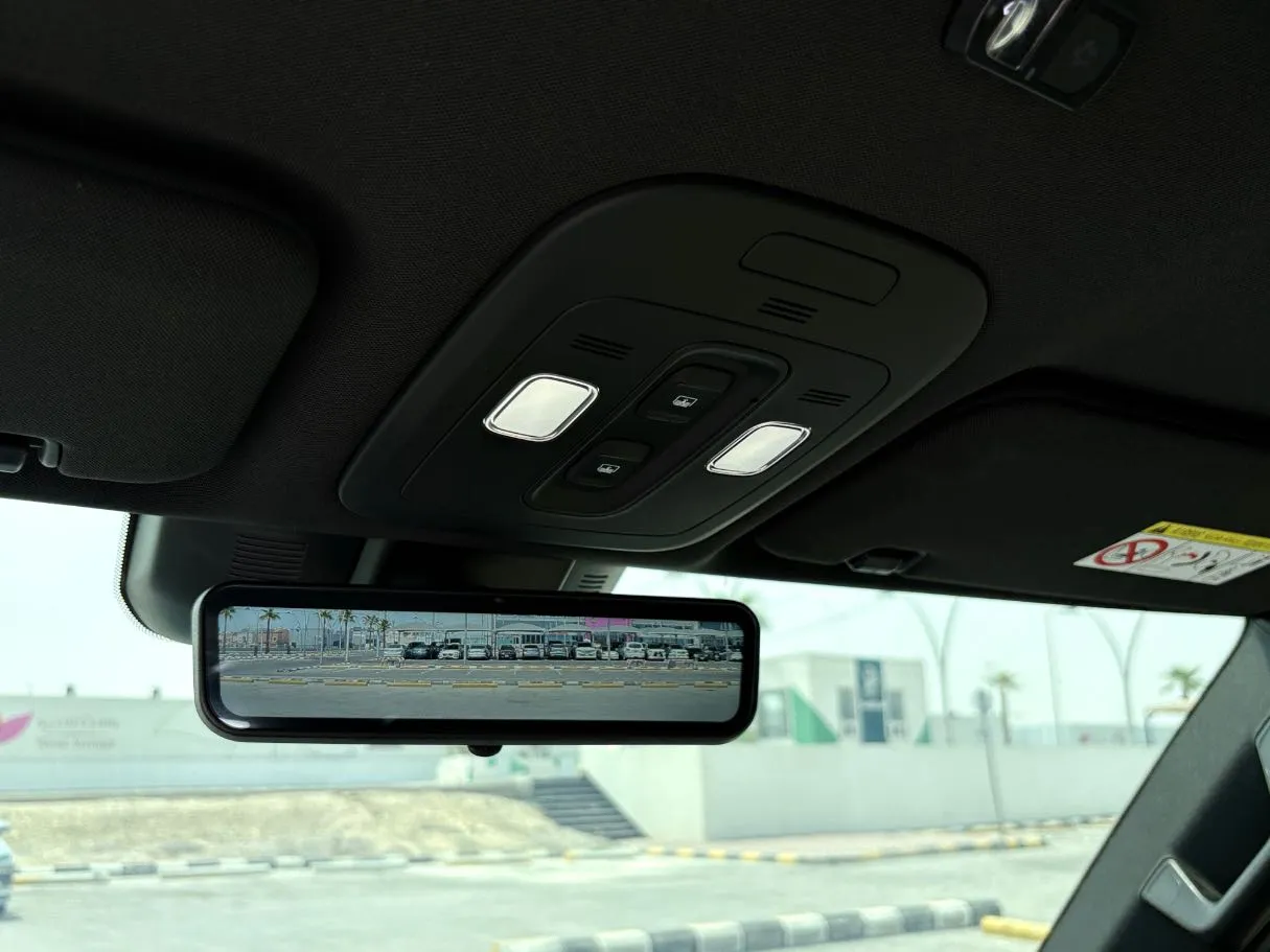 Car image 30