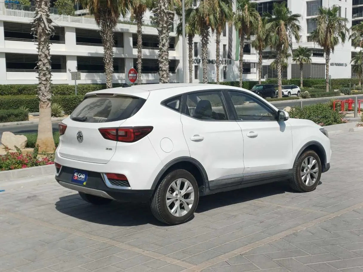 Car image 7