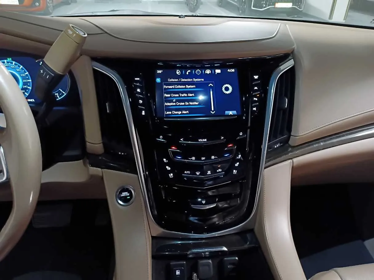 Car image 17