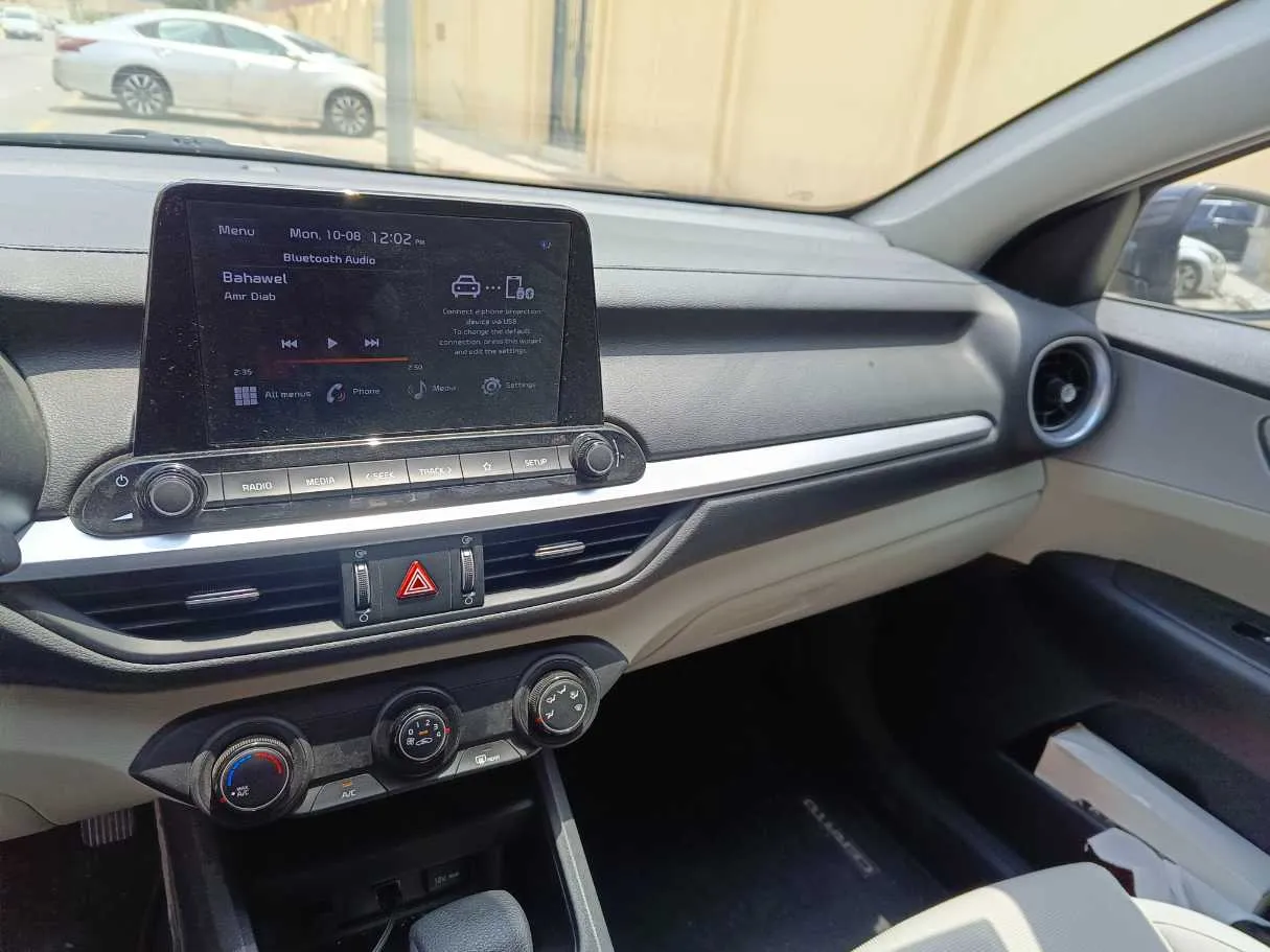 Car image 23