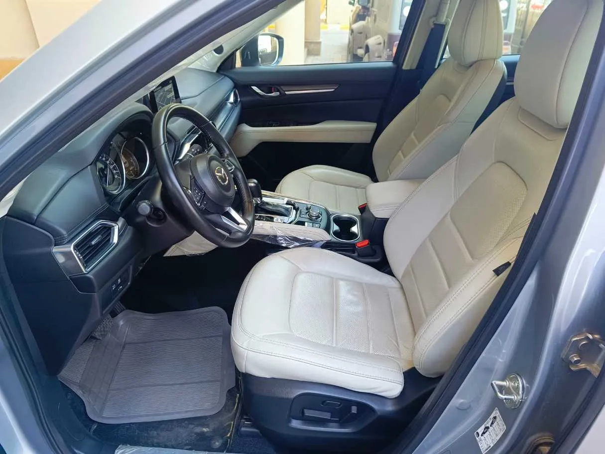 Car image 15