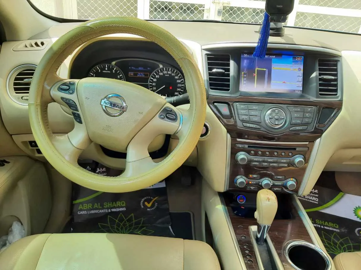 Car image 17