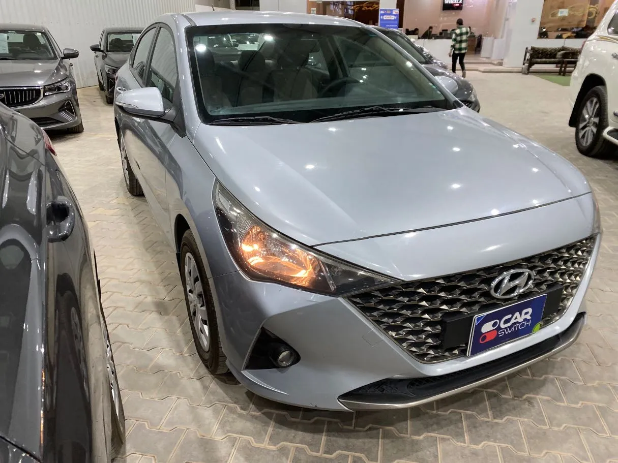 Car image 3
