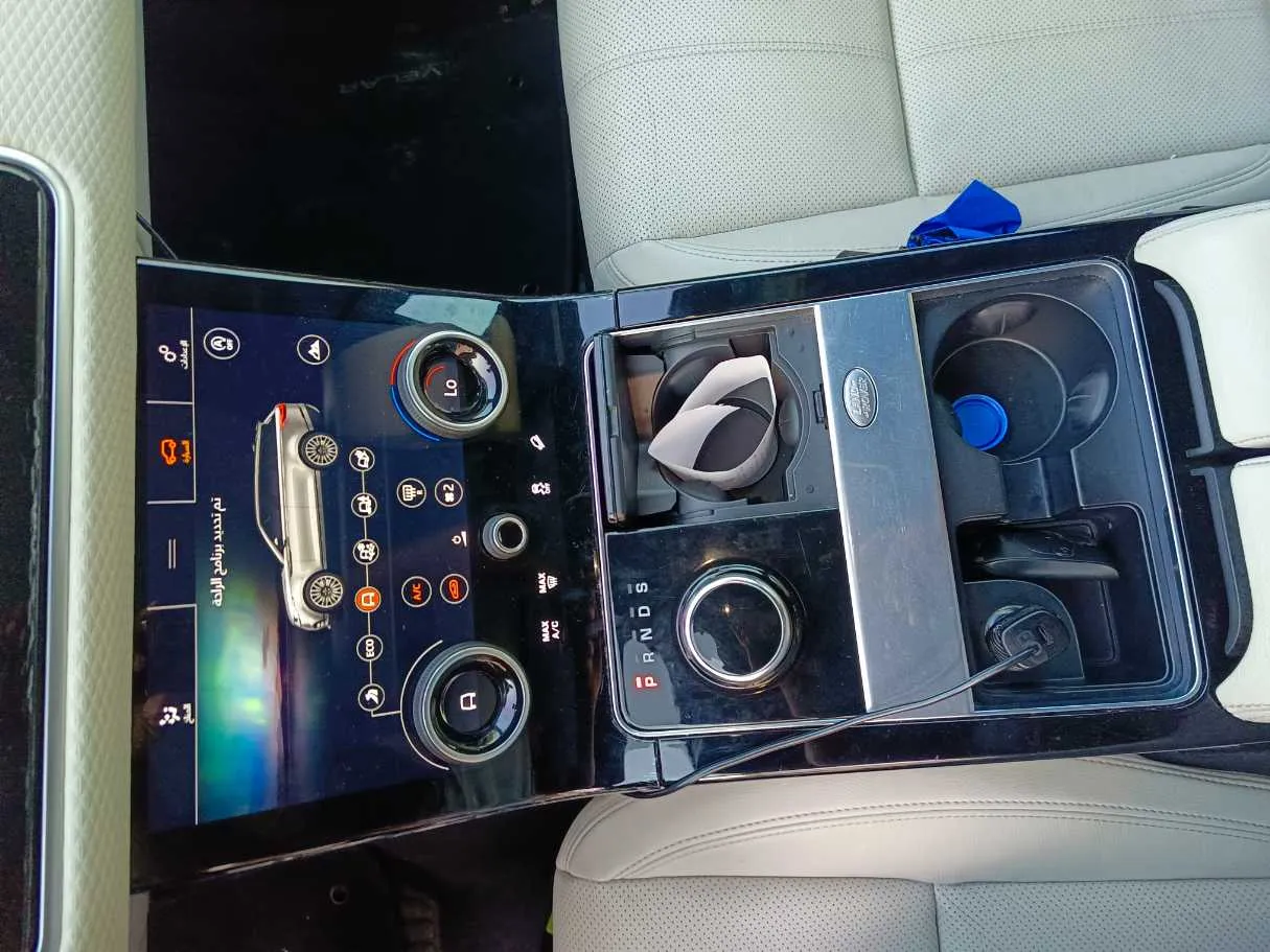 Car image 21