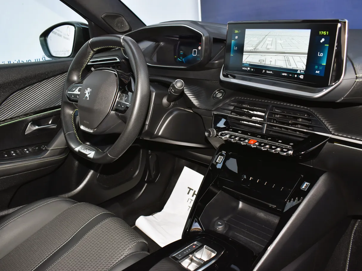 Car image 11
