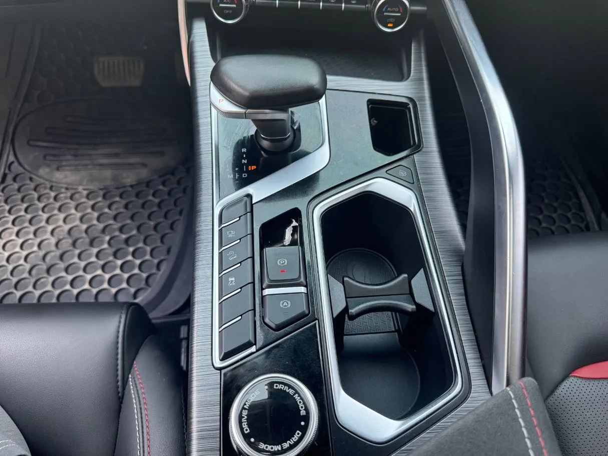 Car image 10