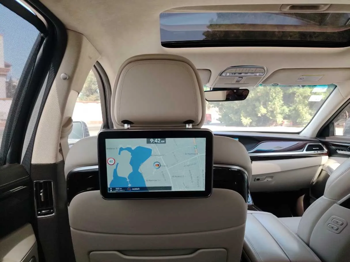 Car image 29