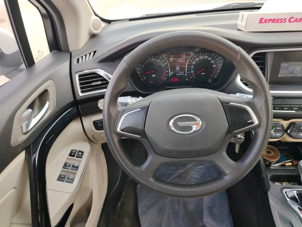 Car image 16