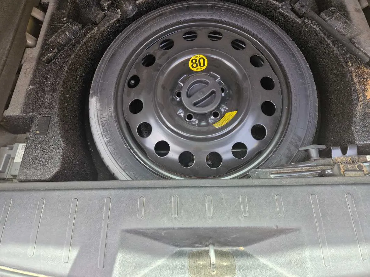 Car image 23