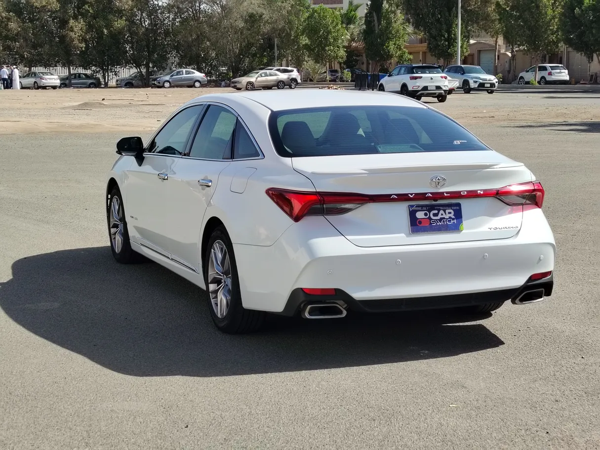 Car image 7