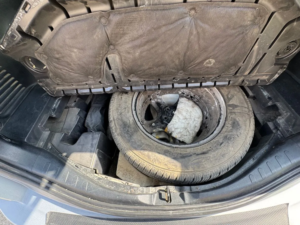 Car image 23