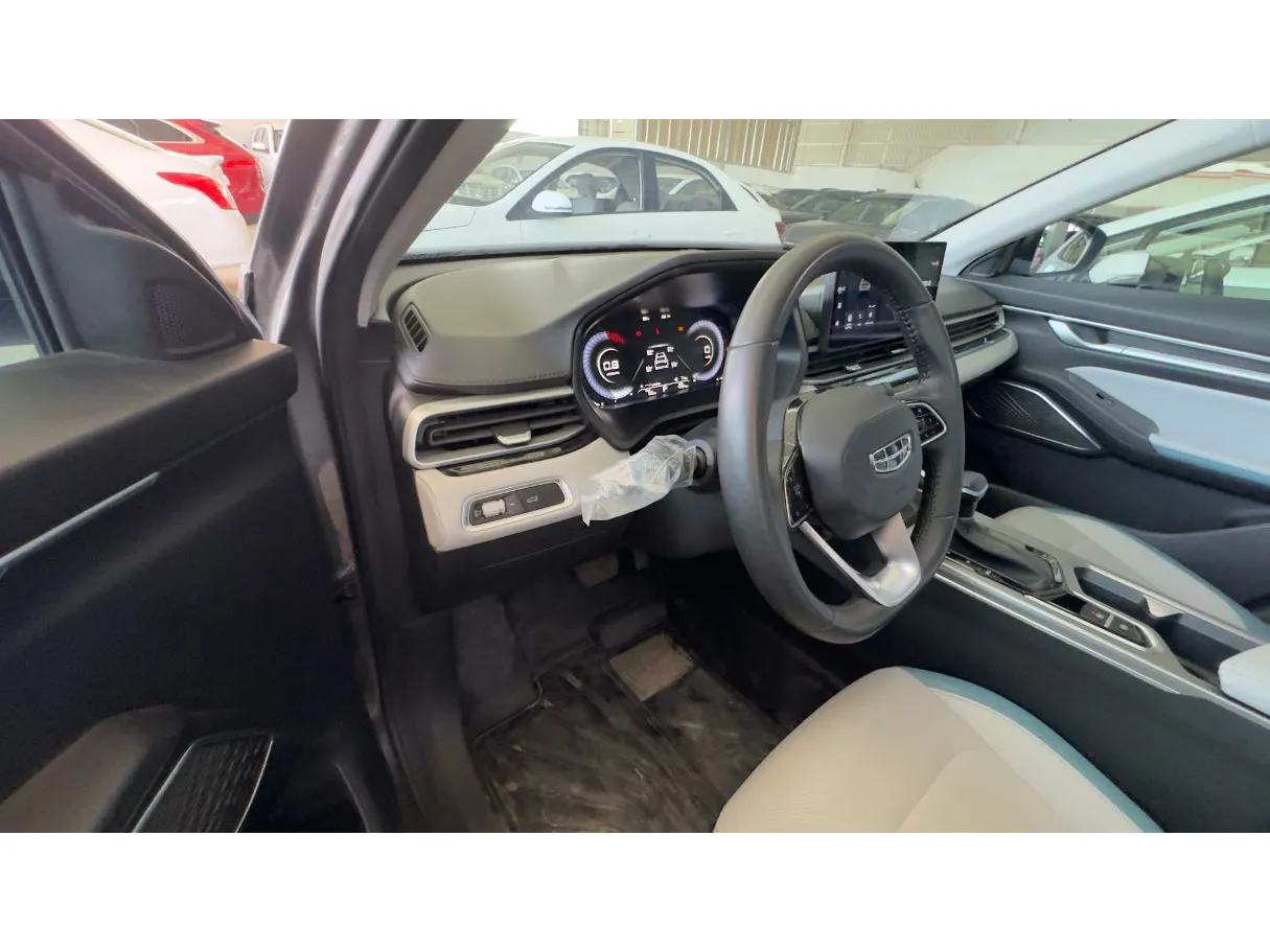 Car image 7