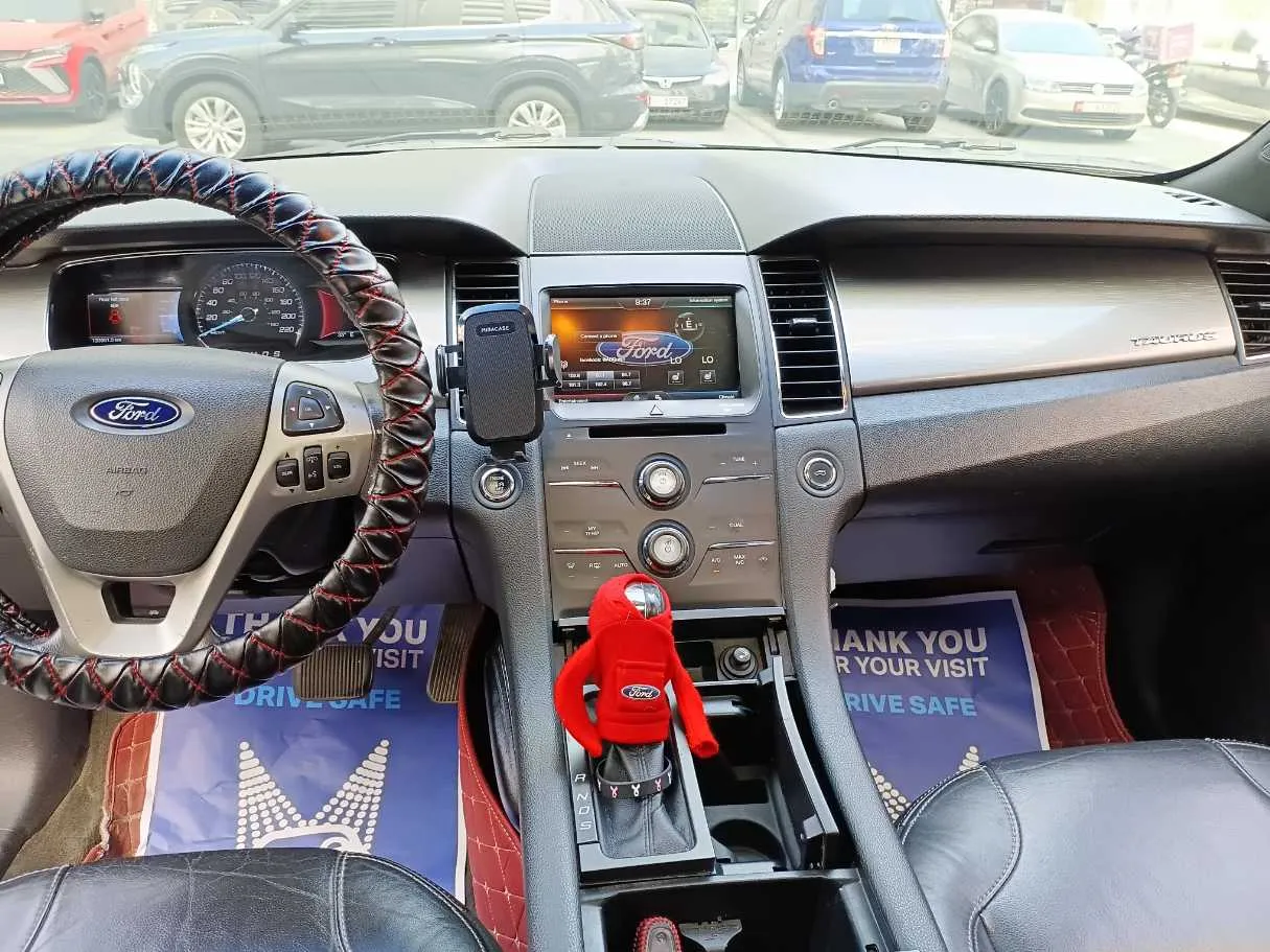 Car image 15