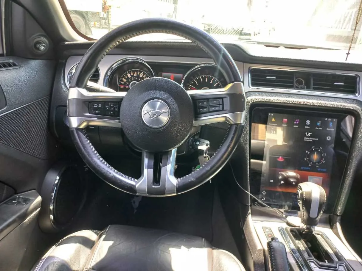 Car image 17